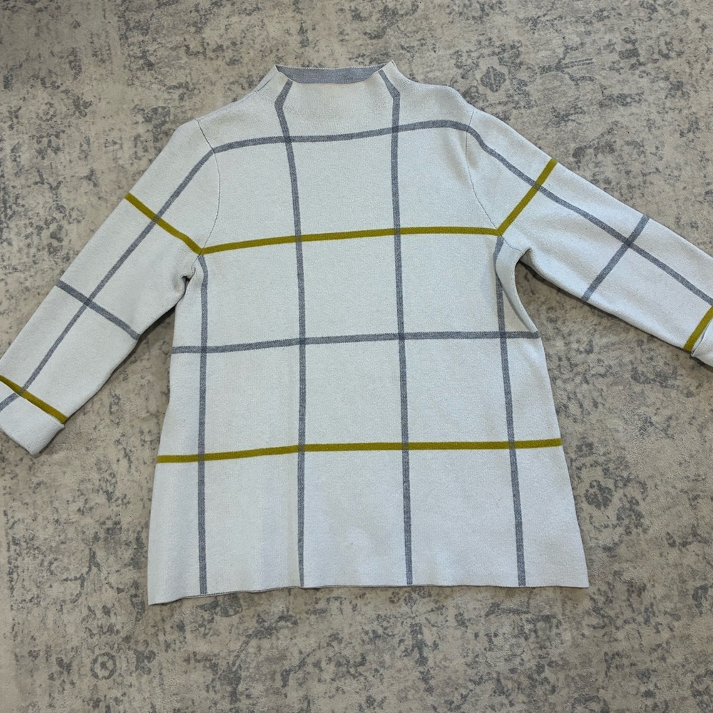 Tahari White and Gray Sweater with Yellow Accents